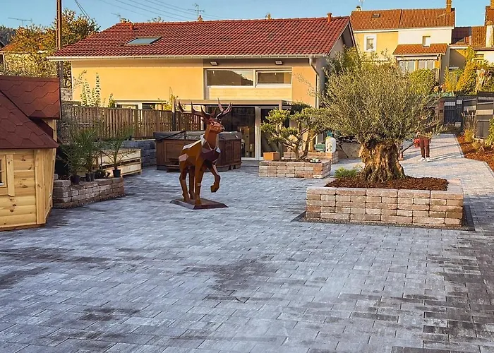 Vosges, Spa, Sauna & Piscine 度假居